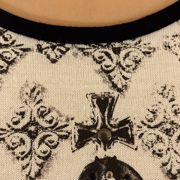 Cato black and white crown embellished top size medium - Picture 5 of 7